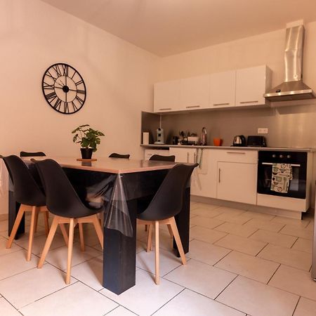 Appartement Tout Equipe Pour 6 Personnes A 15Min Des Plages Beziers Exterior photo