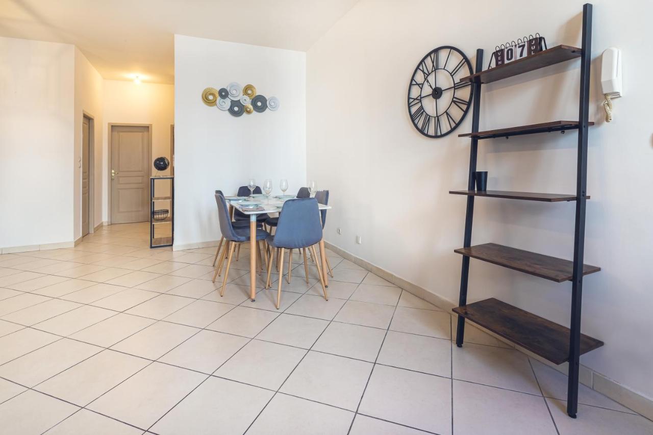 Appartement Tout Equipe Pour 6 Personnes A 15Min Des Plages Beziers Exterior photo