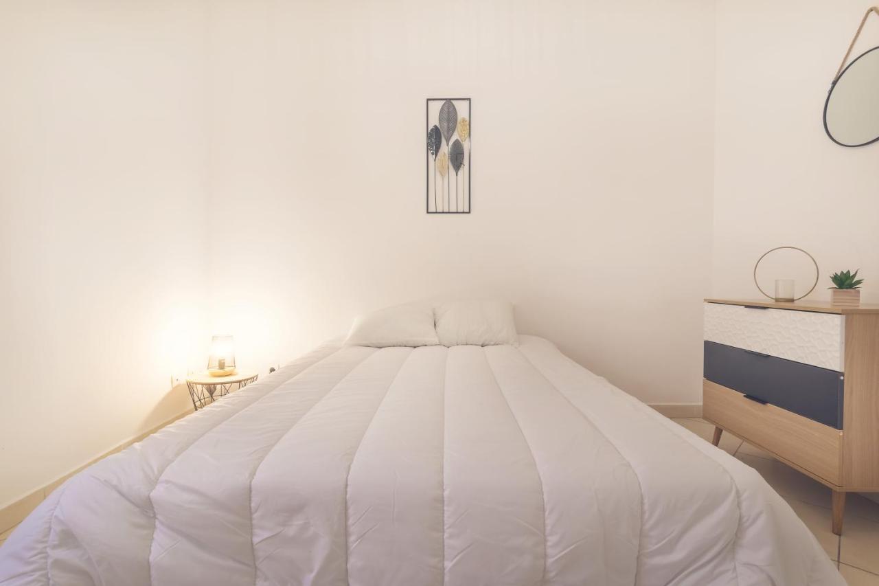 Appartement Tout Equipe Pour 6 Personnes A 15Min Des Plages Beziers Exterior photo