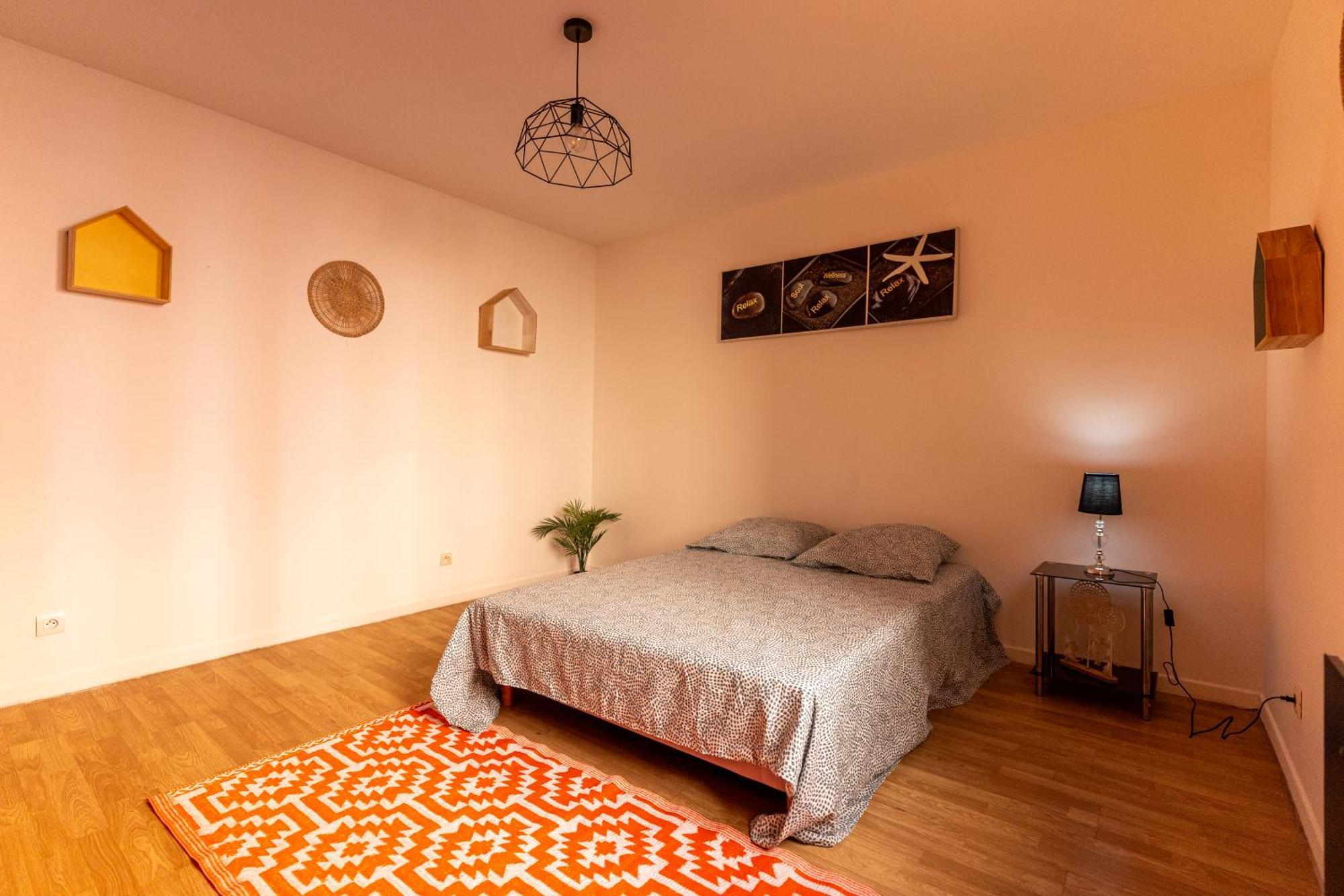 Appartement Tout Equipe Pour 6 Personnes A 15Min Des Plages Beziers Exterior photo