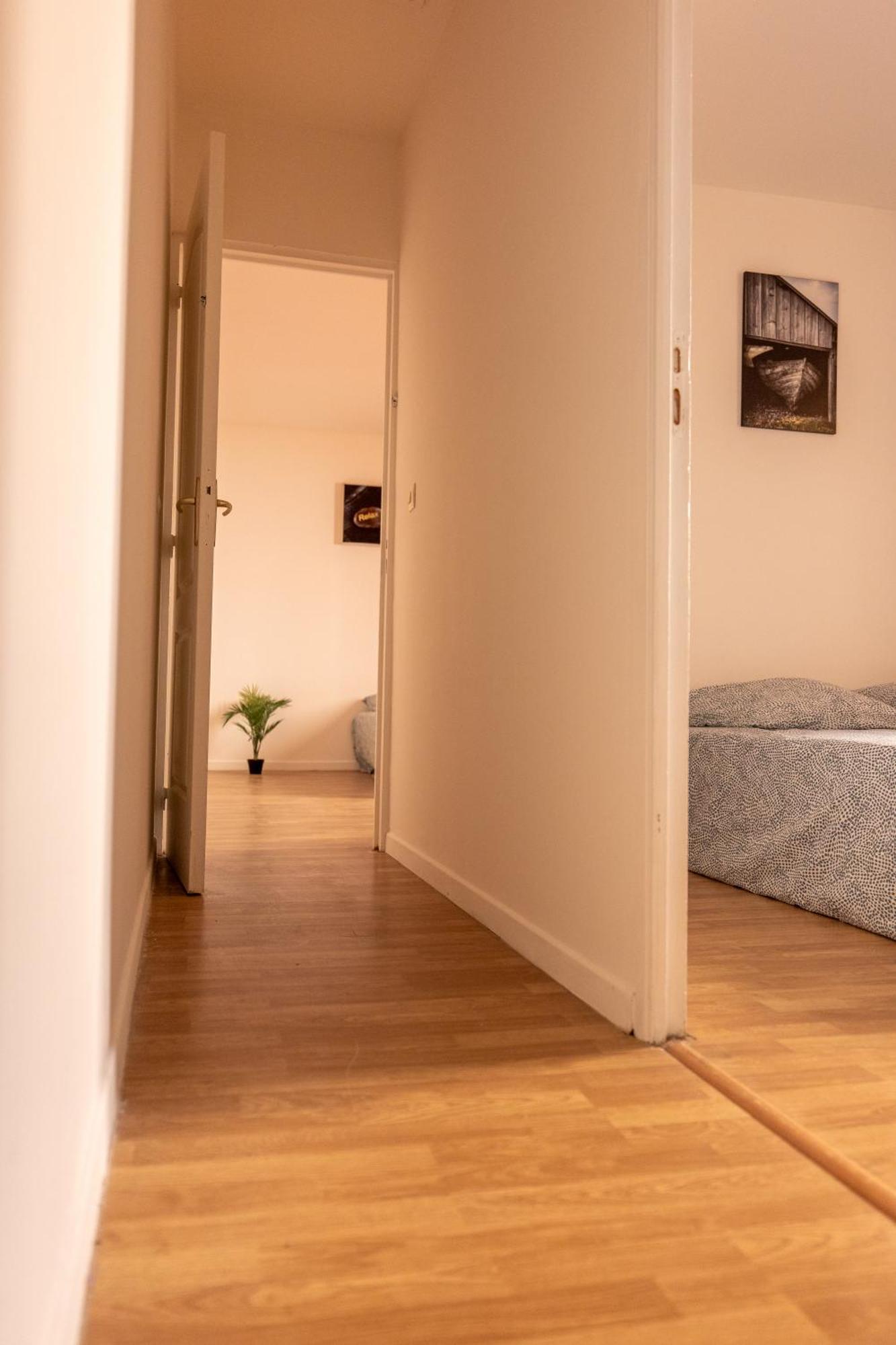 Appartement Tout Equipe Pour 6 Personnes A 15Min Des Plages Beziers Exterior photo