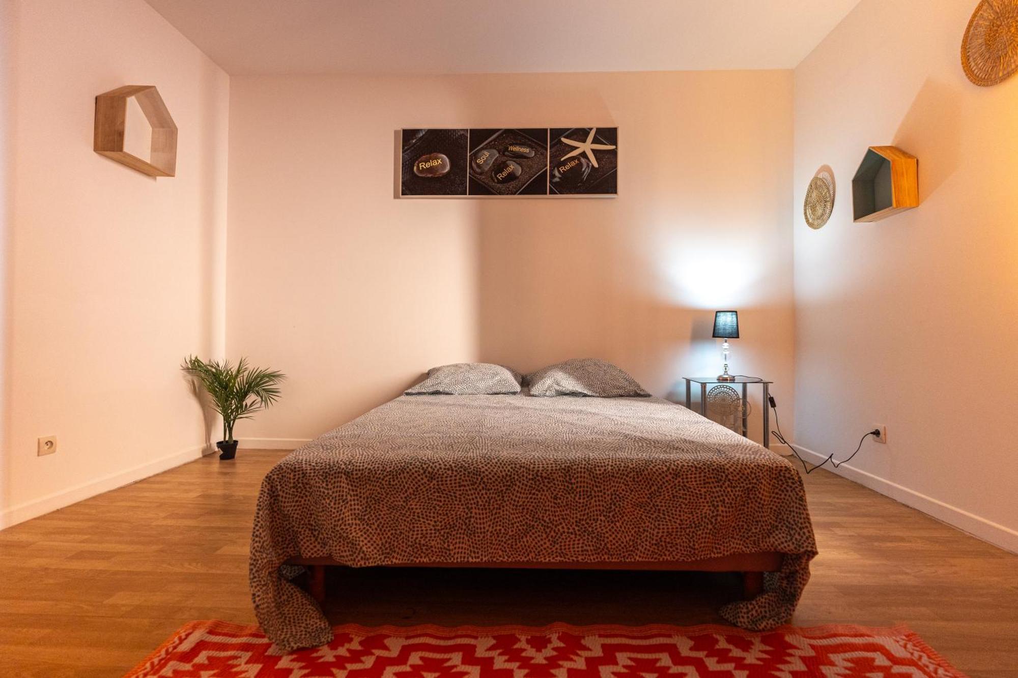 Appartement Tout Equipe Pour 6 Personnes A 15Min Des Plages Beziers Exterior photo