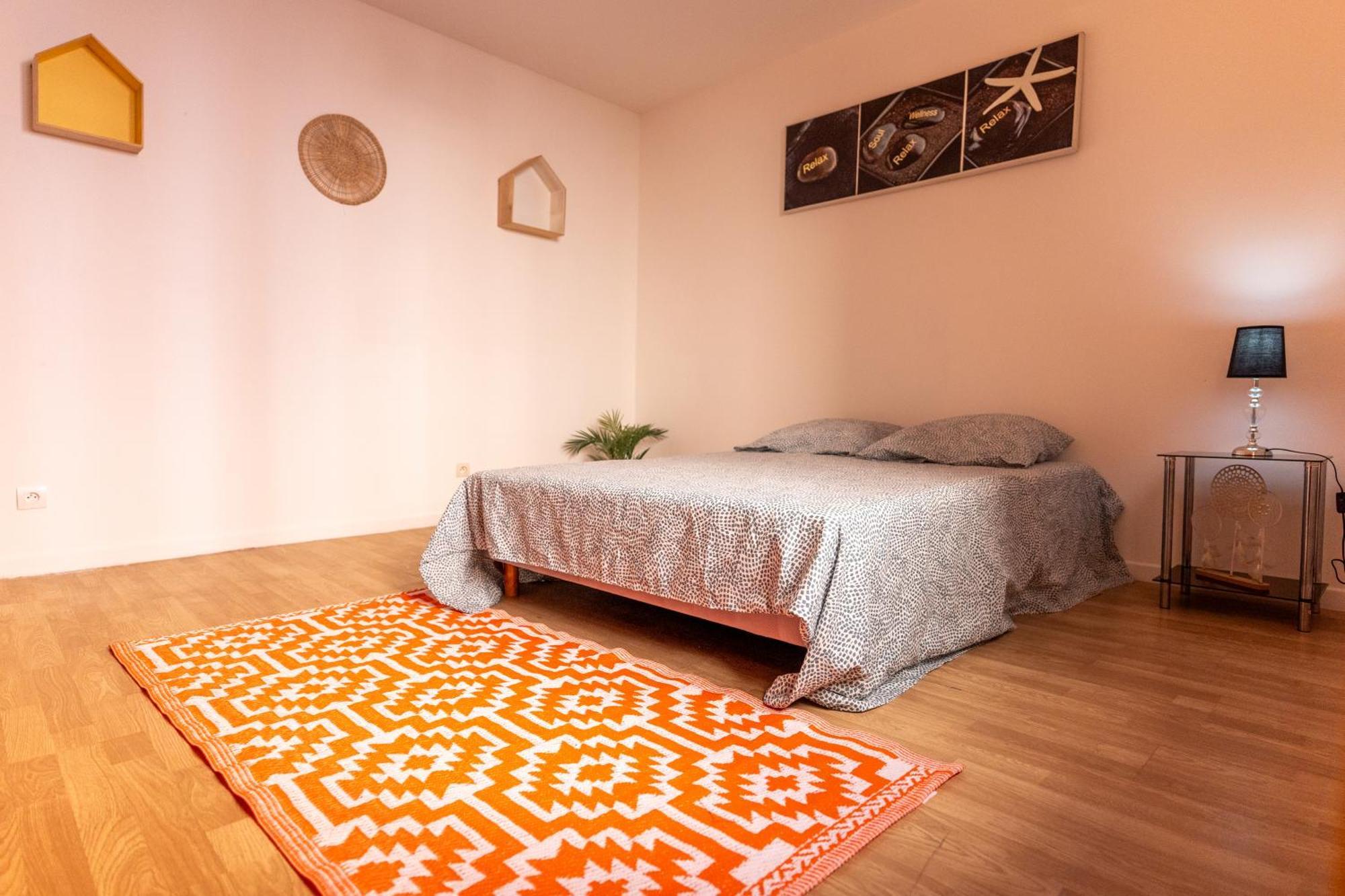 Appartement Tout Equipe Pour 6 Personnes A 15Min Des Plages Beziers Exterior photo